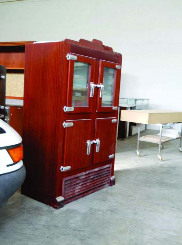 <h1>ARMADIO FRIGO MOGANO</h1>