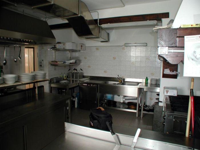Equipment for hotels and restaurants