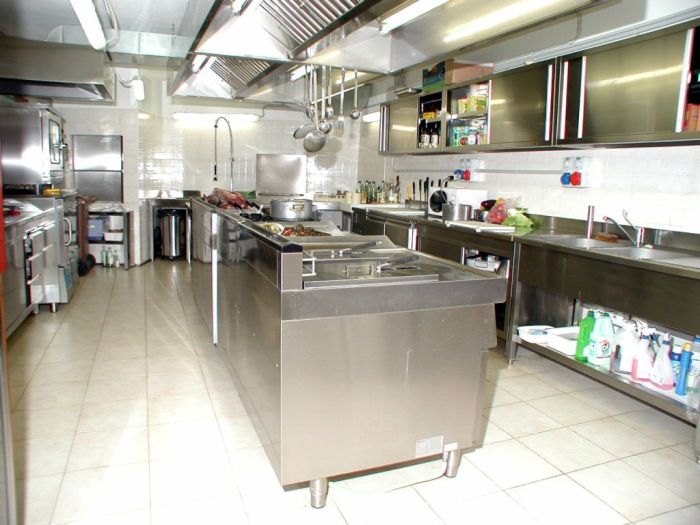 Equipment for hotels and restaurants