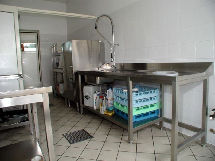 Equipment for hotels and restaurants