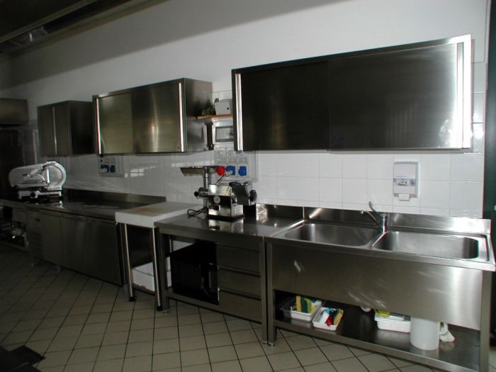 Equipment for hotels and restaurants