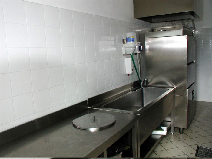Equipment for hotels and restaurants