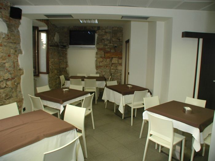 Bars and cafés