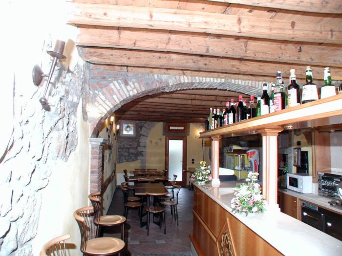 Bars and cafés