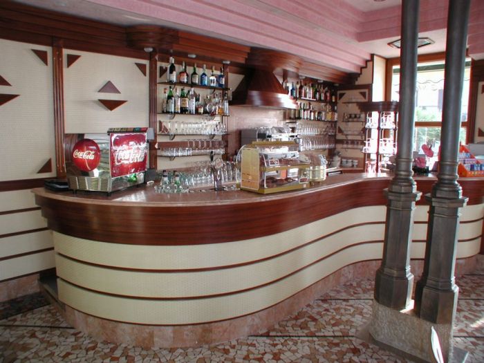 Bars and cafés
