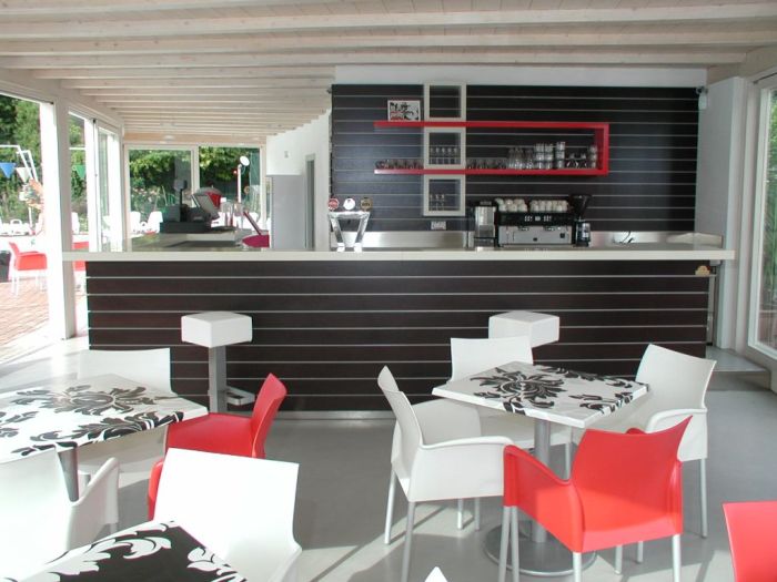Bars and cafés