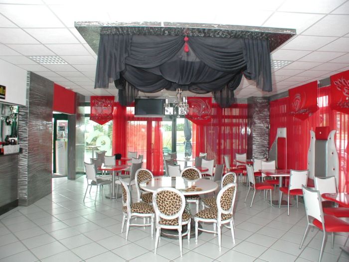Bars and cafés