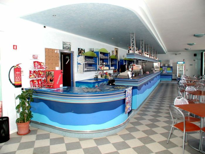 Bars and cafés