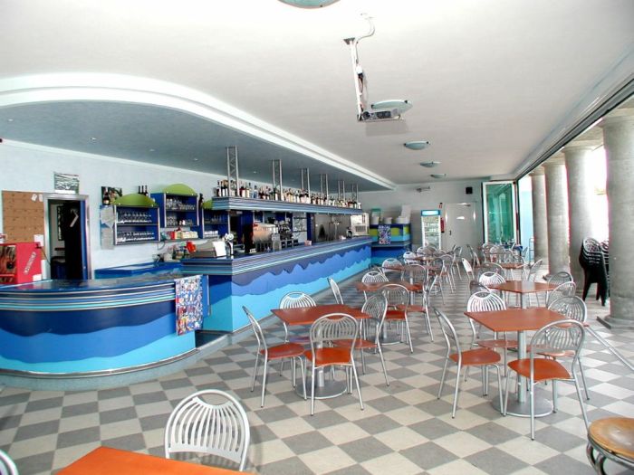 Bars and cafés