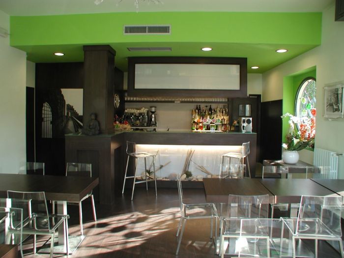 Bars and cafés