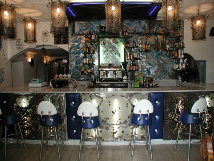 Bars and cafés
