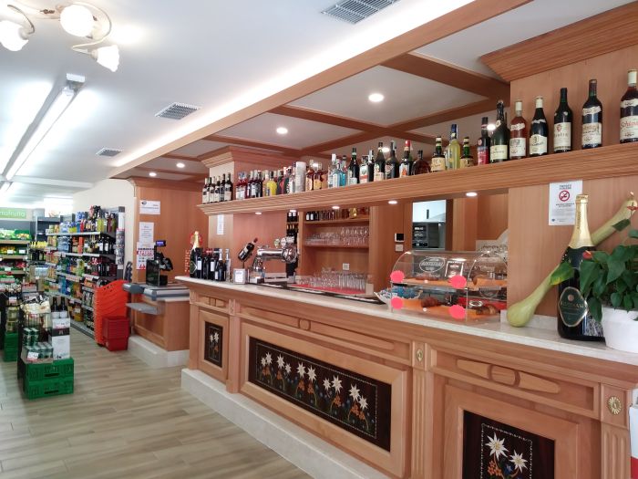 Bars and cafés