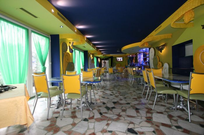 Clubs and nightclubs