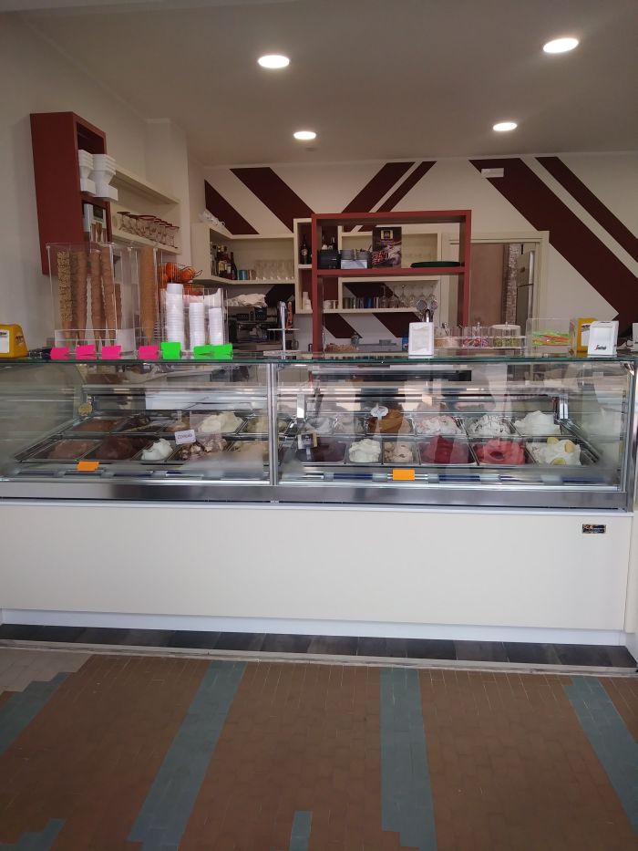 Ice cream and pastry shops