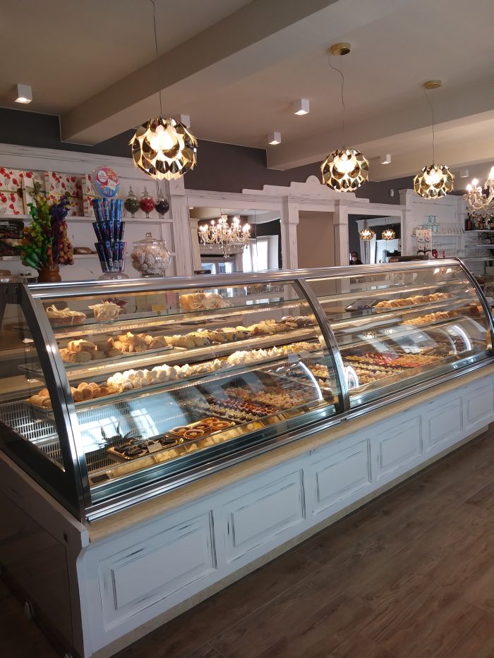 Ice cream and pastry shops