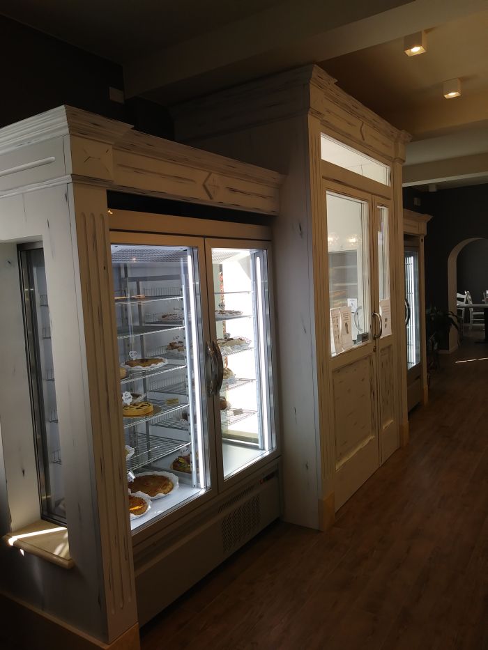 Ice cream and pastry shops