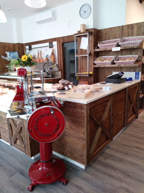 Butchers and delicatessens