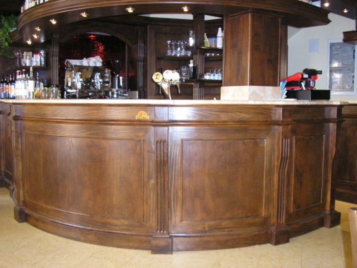 Pubs, wine shops and wine bars