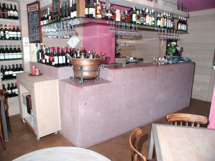 Pubs, wine shops and wine bars