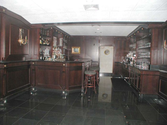 Pubs, wine shops and wine bars