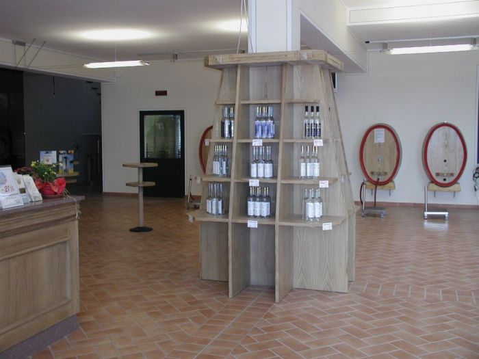 Pubs, wine shops and wine bars