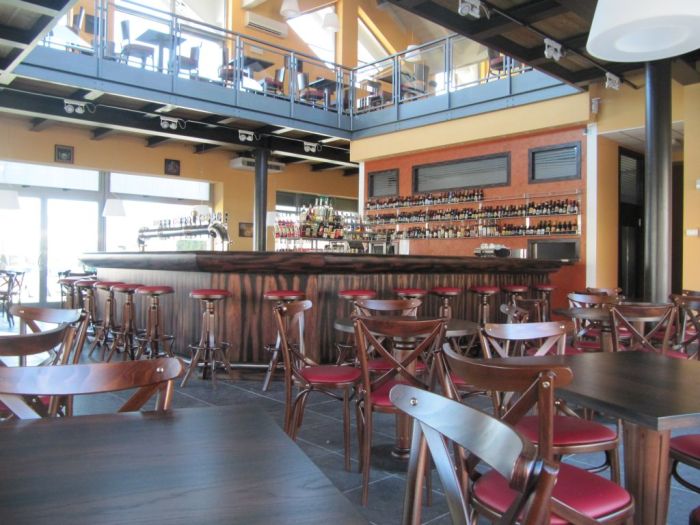 Pubs, wine shops and wine bars